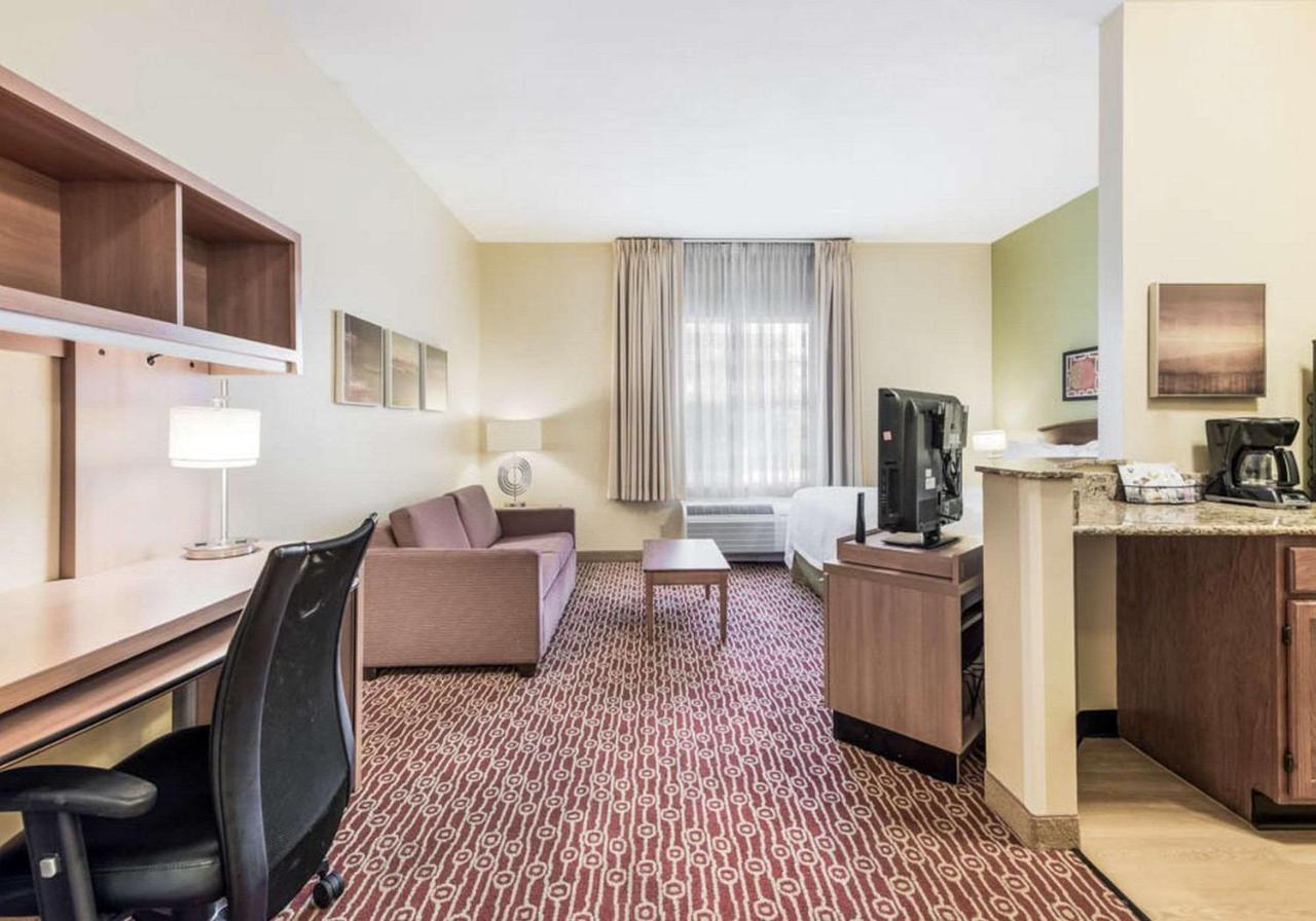 Birch Hills Suites - בלו אש מראה חיצוני תמונה