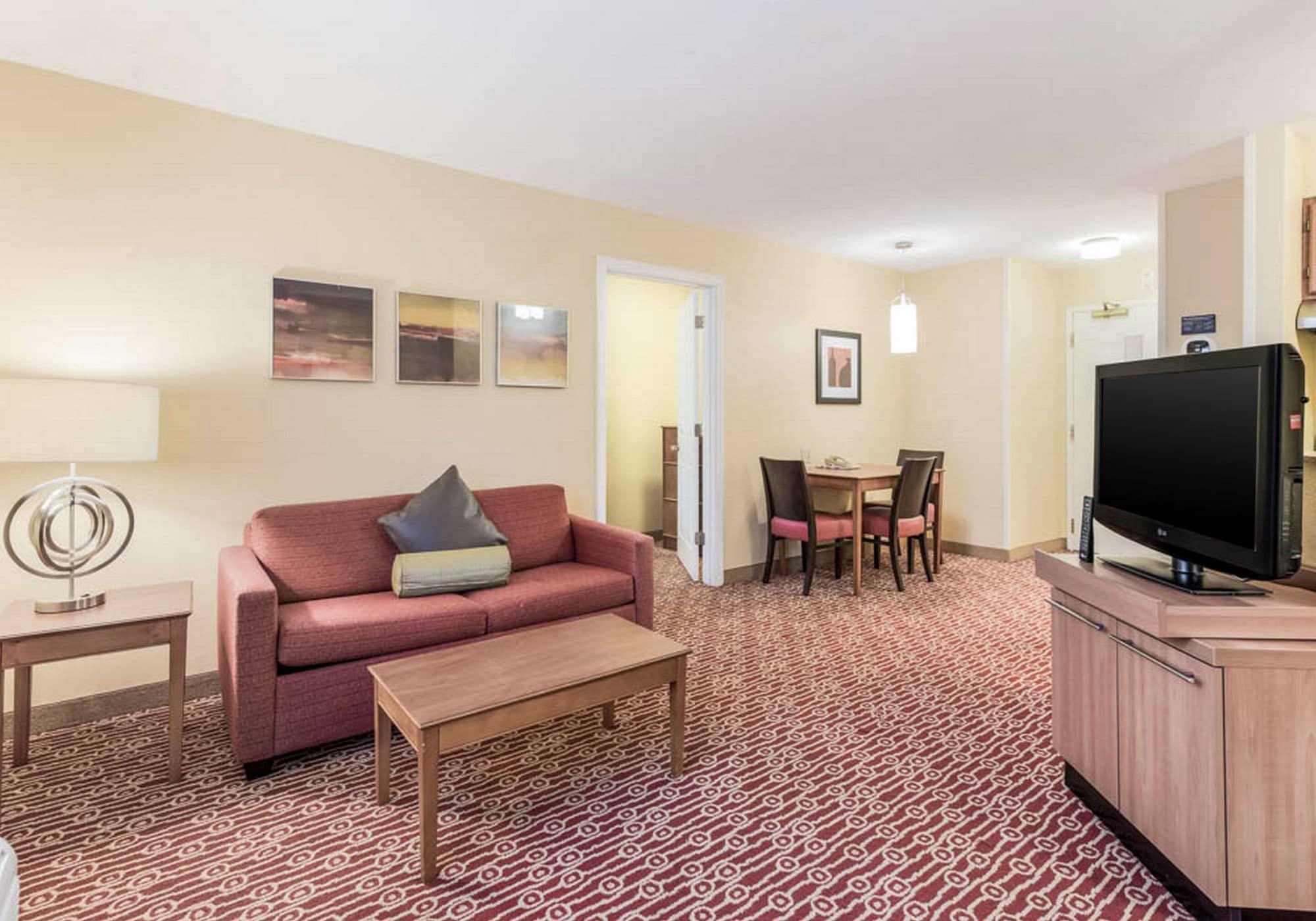 Birch Hills Suites - בלו אש מראה חיצוני תמונה
